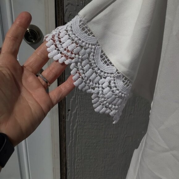 Melloday Women’s top, size L.  Crochet Sleeves! - Picture 3 of 4